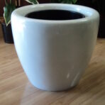 430MM VENETIAN GLOSS WHITE WITH SELF WATERING SYSTEM